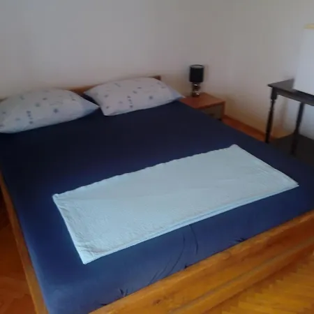 Apartment Luka Room's